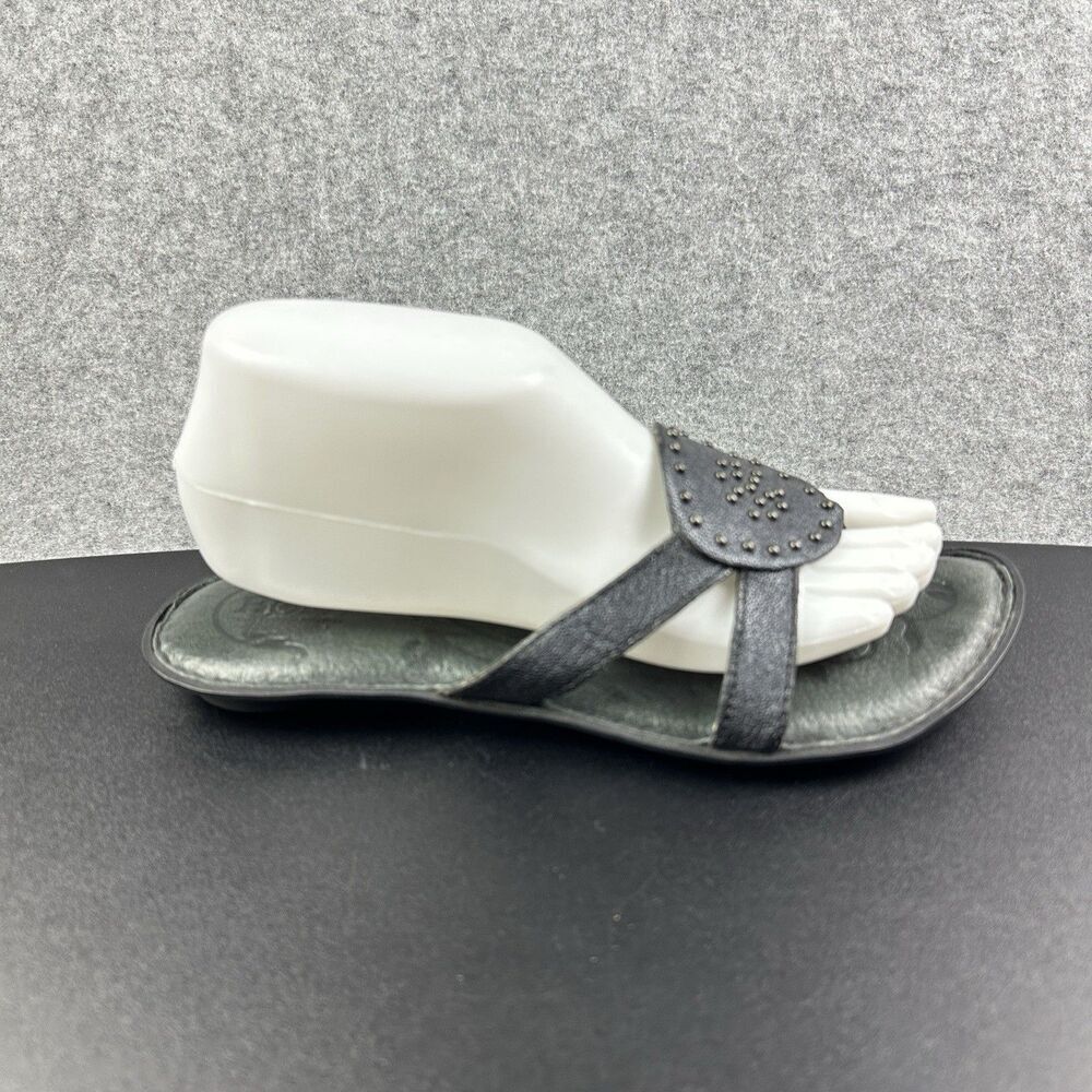 Born Thong Sandals Womens 8 Black Leather Studded Casual Comfort Flip Flops 39EU